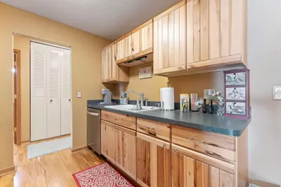 1304 W Medicine Lake Drive #323, Plymouth, MN 55441 - Photo 5