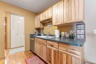 1304 W Medicine Lake Dr, Plymouth, MN 55441 - Photo 5