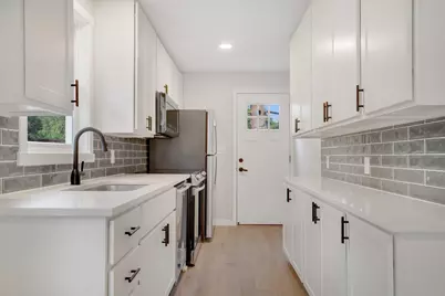 100 Warner Avenue S, Mahtomedi, MN 55115 - Photo 9