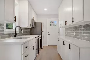 100 Warner Ave S, Mahtomedi, MN 55115 - Photo 9