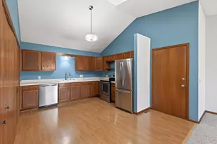 3306 Greenbrier St, Vadnais Heights, MN 55127 - Photo 5