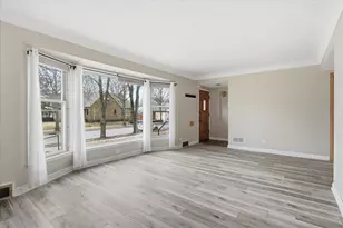 1489 Hoyt Ave W, Falcon Heights, MN 55108 - Photo 9