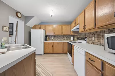 7627 Nicholas Way, Chanhassen, MN 55317 - Photo 9