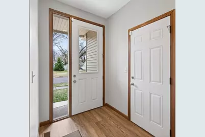 1581 Christie Place, Saint Paul, MN 55106 - Photo 5