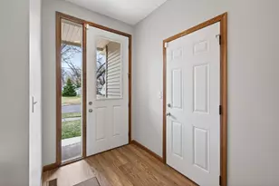 1581 Christie Pl, Saint Paul, MN 55106 - Photo 5