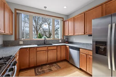 1581 Christie Place, Saint Paul, MN 55106 - Photo 9