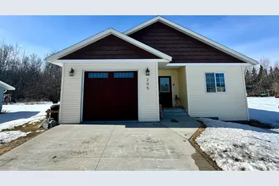 205 6th Avenue SW, Warroad, MN 56763 - Photo 1