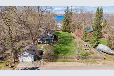3142 Brooks Lane, Wayzata, MN 55391 - Photo 1