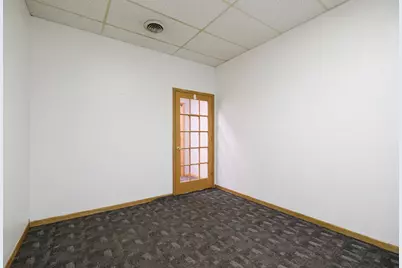 915 S Front Street, Mankato, MN 56001 - Photo 11