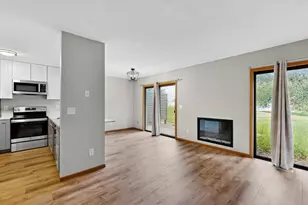 19 Elton Ridge Ct NW, Rochester, MN 55901 - Photo 3