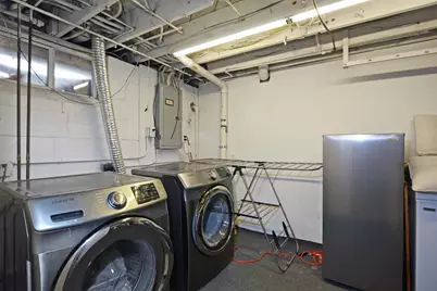 911 Sunnyview Lane, Hopkins, MN 55305 - Photo 25