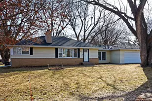 911 Sunnyview Ln, Hopkins, MN 55305 - Photo 1