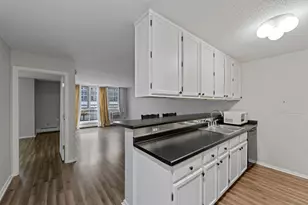 433 S 7th St, Minneapolis, MN 55415 - Photo 1