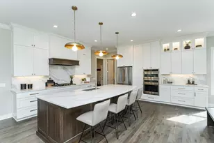 2764 Scenic Point Dr SW, Rochester, MN 55902 - Photo 3