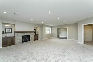 2764 Scenic Point Dr SW, Rochester, MN 55902 - Photo 45