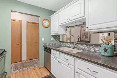 1729 6th Street NE #102, Minneapolis, MN 55413 - Photo 7