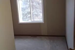 1027 Pondview Ct, Vadnais Heights, MN 55127 - Photo 7