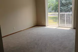 1027 Pondview Ct, Vadnais Heights, MN 55127 - Photo 3