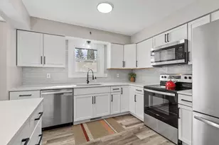 2946 McKnight Rd N, Maplewood, MN 55109 - Photo 7