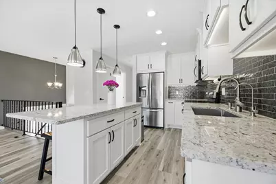 625 Portland Place, Burnsville, MN 55337 - Photo 3