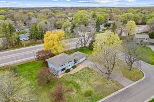 2755 Olive Ln N, Plymouth, MN 55447 - Photo 35