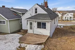 726 Summit St, Eveleth, MN 55734 - Photo 29