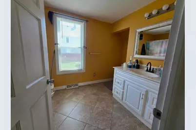 945 Geranium Avenue E, Saint Paul, MN 55106 - Photo 7