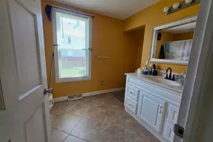945 Geranium Ave E, Saint Paul, MN 55106 - Photo 7