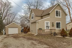 305 1st Ave NW, Dodge Center, MN 55927 - Photo 1