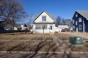 716 Sherman St, Jackson, MN 56143 - Photo 1