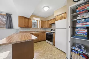 8101 Noid Dr, Brooklyn Park, MN 55428 - Photo 9