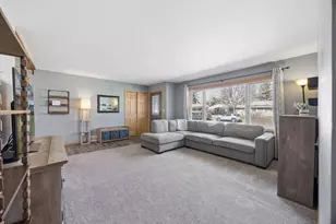 8101 Noid Dr, Brooklyn Park, MN 55428 - Photo 3