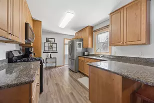 8101 Noid Dr, Brooklyn Park, MN 55428 - Photo 7