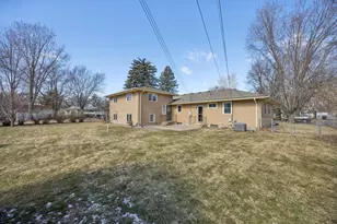 8101 Noid Dr, Brooklyn Park, MN 55428 - Photo 21