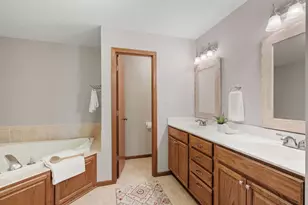 619 Crane Creek Ln, Eagan, MN 55121 - Photo 17