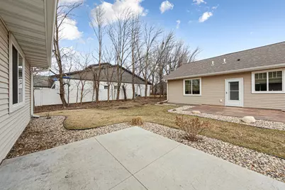 3072 Prairie Rose Drive, Mankato, MN 56001 - Photo 5