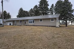 22525 Read Ave, Worthington, MN 56187 - Photo 1