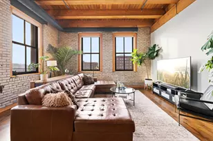 289 5th St E, Saint Paul, MN 55101 - Photo 1