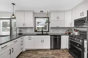 605 Cresthaven Dr, South Saint Paul, MN 55075 - Photo 9