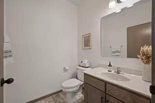 1048 Dayton Ave, Saint Paul, MN 55104 - Photo 13