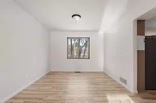 1636 Thornhill Ln, Woodbury, MN 55125 - Photo 9