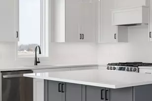 10926 37th St N, Lake Elmo, MN 55042 - Photo 9