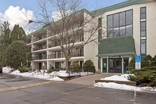 10401 Cedar Lake Rd, Minnetonka, MN 55305 - Photo 31