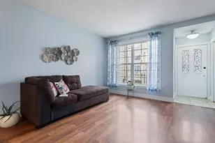 1923 Bluestem Ln, Shoreview, MN 55126 - Photo 3