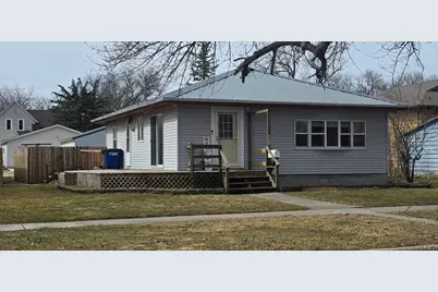 524 1st Avenue SE, Wells, MN 56097 - Photo 1