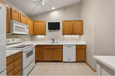 8752 Coffman Path, Inver Grove Heights, MN 55076 - Photo 3