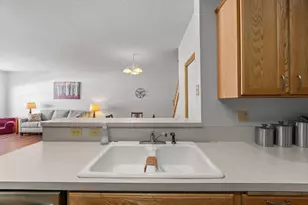 1873 Wildflower Ct, Shoreview, MN 55126 - Photo 7