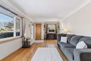 1726 Hyacinth Ave E, Saint Paul, MN 55106 - Photo 5