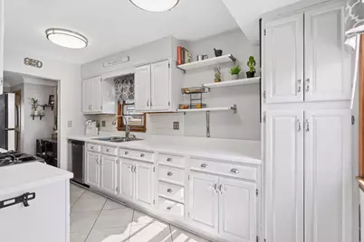 1726 Hyacinth Avenue E, Saint Paul, MN 55106 - Photo 9