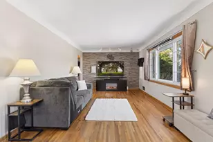 1726 Hyacinth Ave E, Saint Paul, MN 55106 - Photo 3